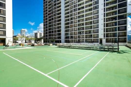 Light & Airy 8Th Floor Ocean View Condo With Lanai Condo Хонолулу Екстериор снимка