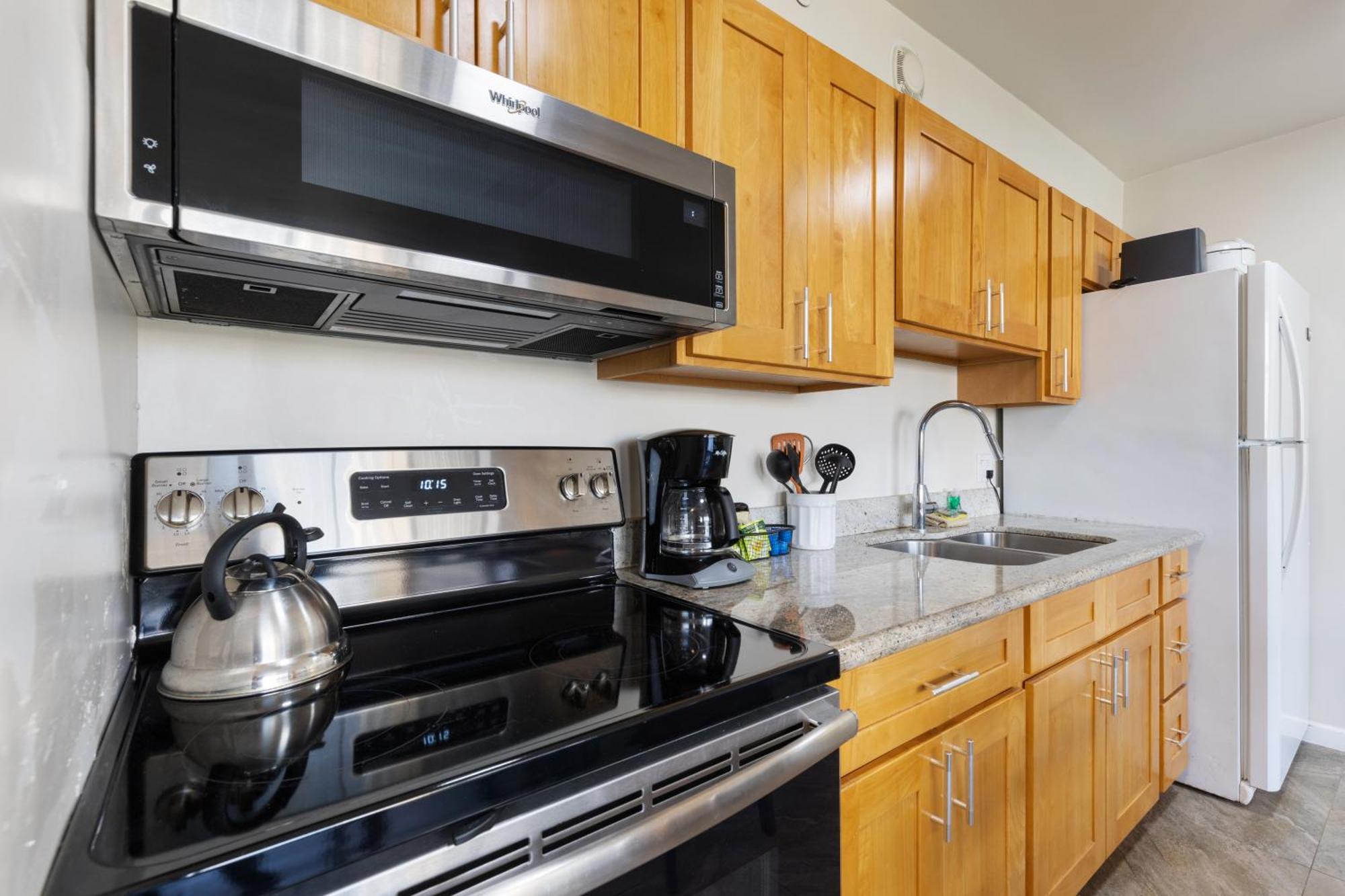 Light & Airy 8Th Floor Ocean View Condo With Lanai Condo Хонолулу Екстериор снимка
